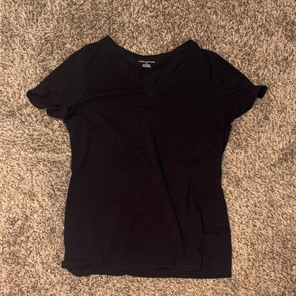 Amazon Essentials Black Short Sleeve V-Neck Tee